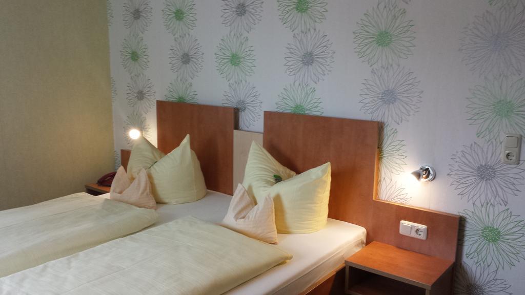 Hotel Krone Ruedesheim Rudesheim am Rhein Bagian luar foto