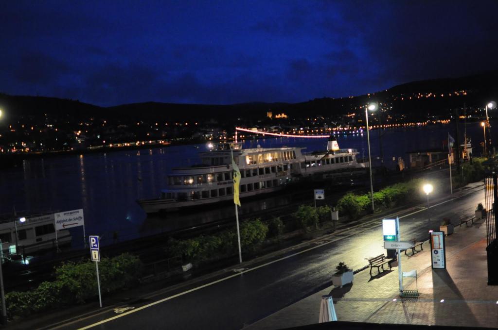 Hotel Krone Ruedesheim Rudesheim am Rhein Bagian luar foto